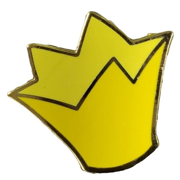 Disney Queen Hearts Trading Pin Alice Wonderland Crown Lapel Pin Brooch Badge - Picture 1 of 5